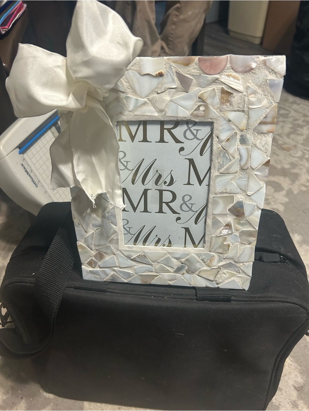 Elegant White Mosaic Photo Frame with Satin Bow  NWOT 6” x 4”